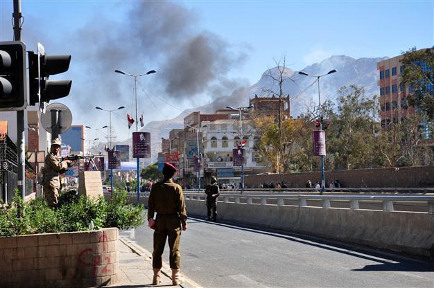 52 die as militants storm Yemen defence complex