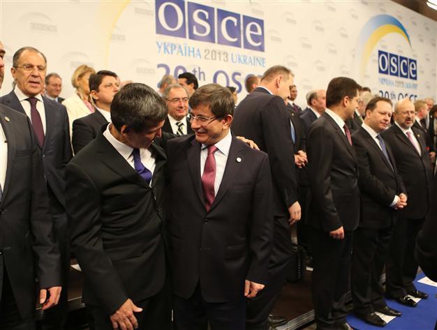 Turkish Foreign Minister Davutoğlu set to visit Armenia next week