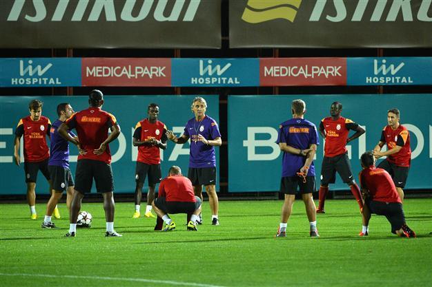 New Galatasaray coach Roberto Mancini set for baptism of fire against Juventus