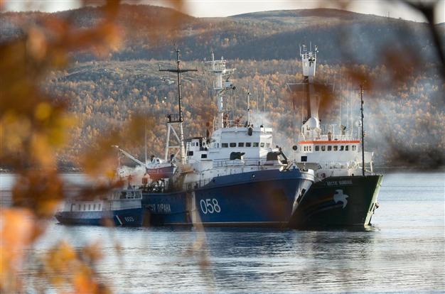Russia charges two Greenpeace activists with piracy