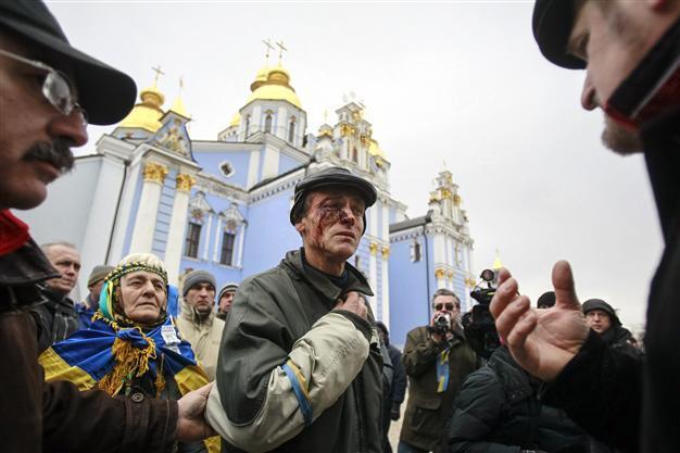 Ukraine opposition seeks early polls after protest crackdown