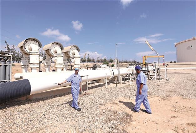 Libya loses $7 billion to oil strikes, must find new buyers