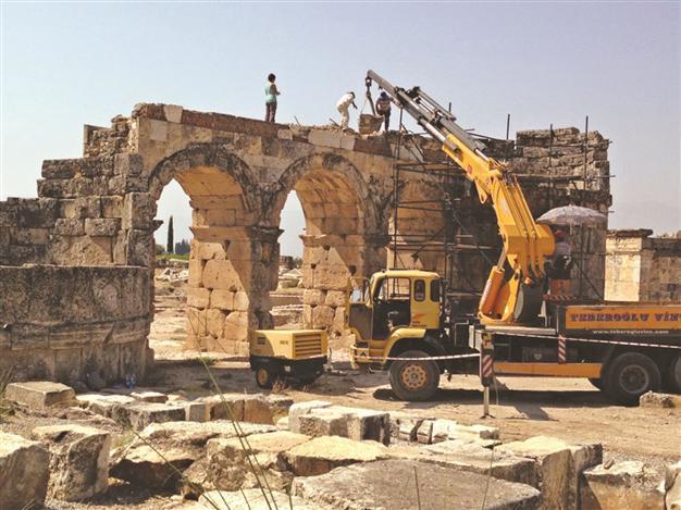 Restoration work ends at Hierapolis theater