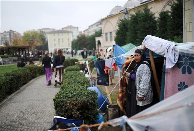 Syrian refugees decline to be moved to camps, Istanbul governor says