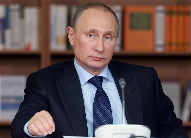 Approval for Russias Putin lowest since 2000: opinion poll