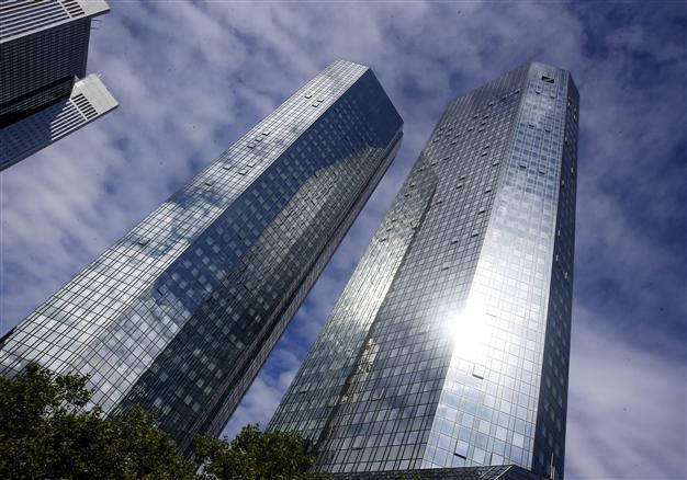 EU Commission fines banks 1.7 billion euros for benchmark rigging