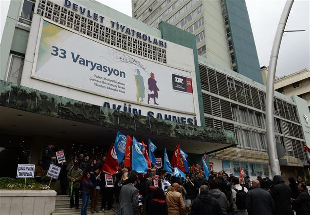 Culture Minister Çelik says state theaters not to be closed but ‘restructured’