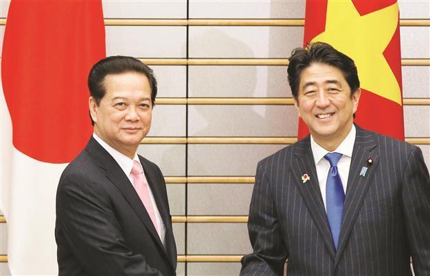 Japan, ASEAN vow to ensure freedom of navigation
