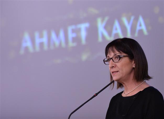 President Gül honors defamed Kurdish singer’s memory with messages of unity