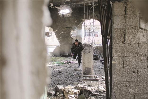 Syria rebels unite against al-Qaeda