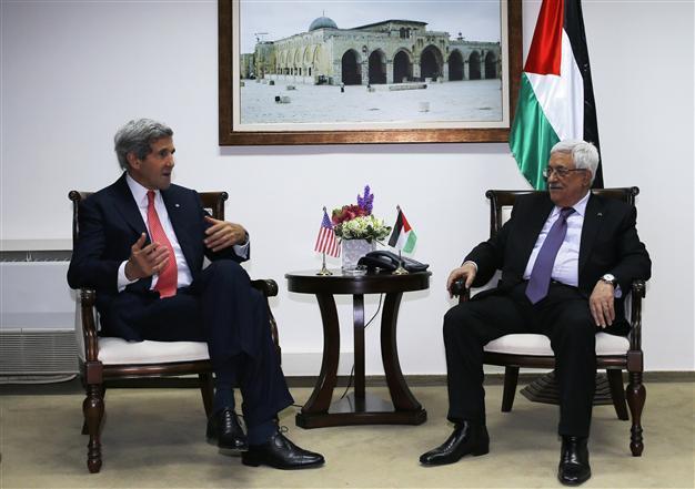 Kerry meets Palestinian leader Abbas on new Mideast peace mission