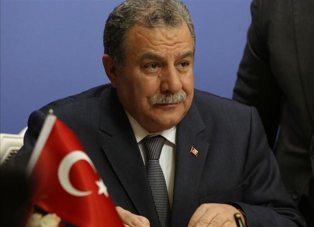 Turkeys ministers reject link with corruption claims