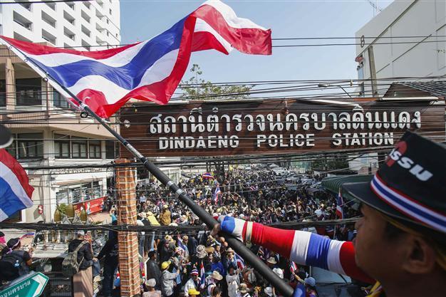 Thai protesters step up campaign to disrupt elections