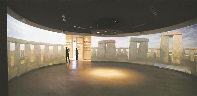 Ancient Stonehenge gets modern-day revamp