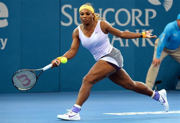 Perfect serve sets up Williams-Sharapova semi