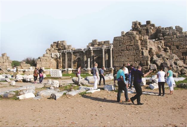 Culture tours start for Brits in ancient city