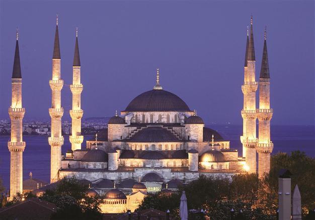 Bursa’s crescents, stars decorate mosques across the world