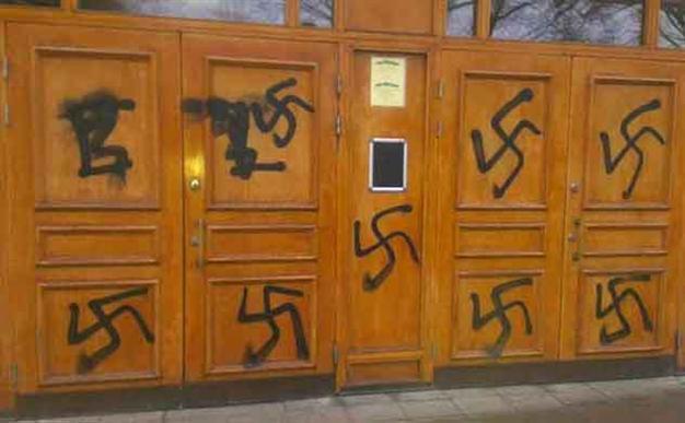 Nazi graffiti on Stockholm mosque