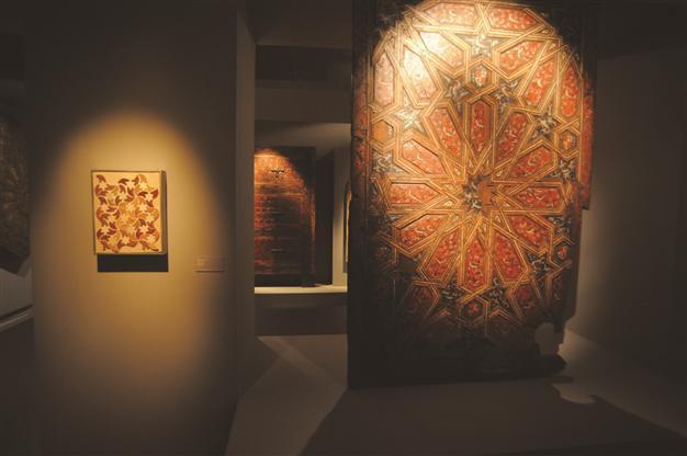 Nur exhibition shines light on Islamic art