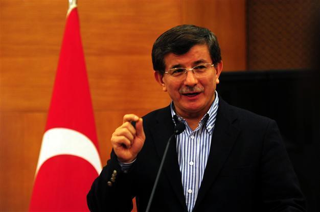 Graft probe targets Turkey’s self-confidence: Foreign Minister Davutoğlu