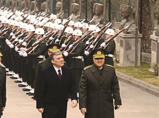 Turkish President Gül stresses importance of checks & balances, democracy