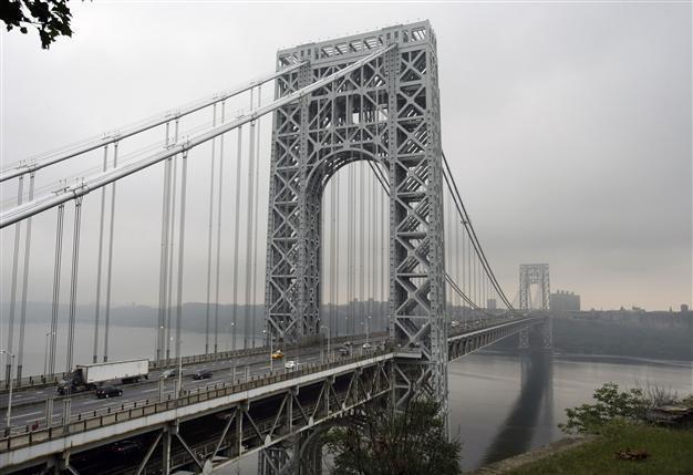New Jersey Governor Christie says misled by staff in bridge scanda
