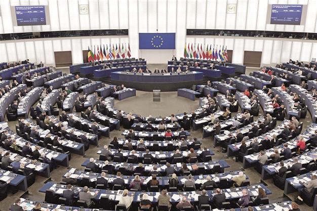 EU members concerned over graft probe purges in Turkey