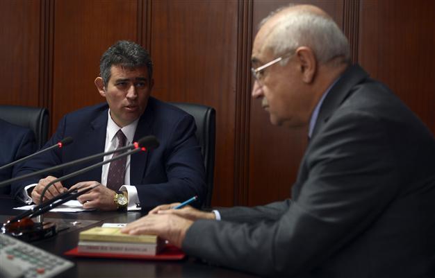 Head of bars union: Retrial efforts not overshadowing graft case in Turkey