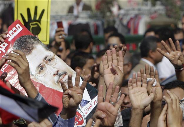 Egypt president approves contentious new protests law