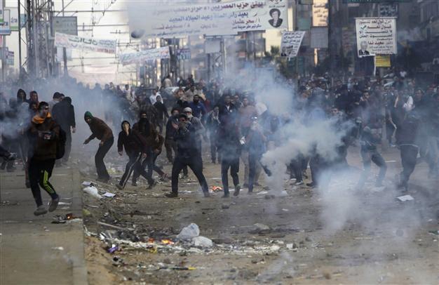 Three killed as clashes erupt in Egypt ahead new hearing in Morsi trial