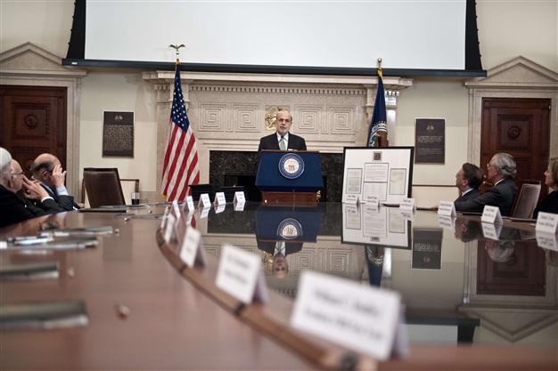 Top Fed officials zero in on next policy steps