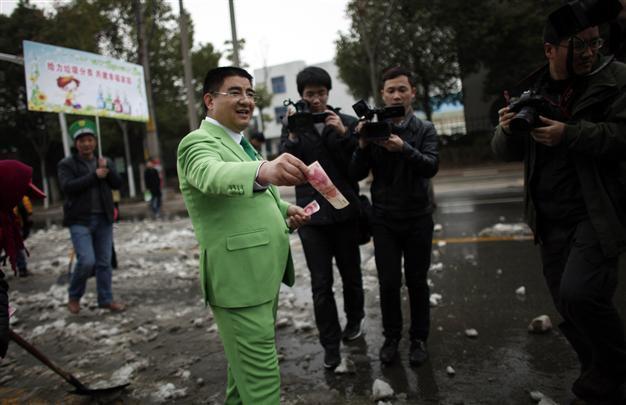 Eccentric Chinese tycoon wants to buy and reform New York Times