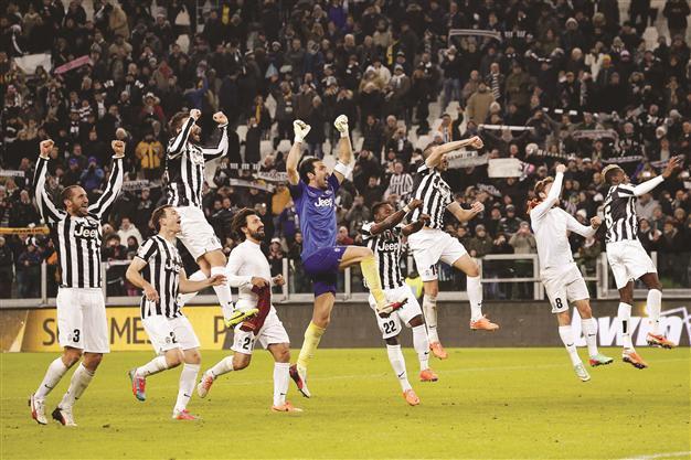 Juventus eyes Serie A record at halfway stage