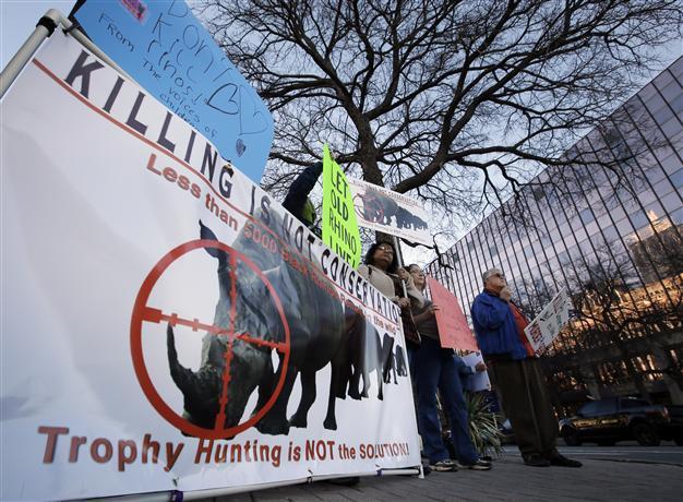 Permit to kill Namibia black rhino fetches $350,000 in US