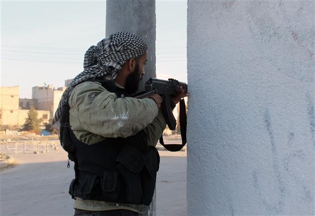 At least 700 killed in Syria rebel-jihadist battle: Monitor