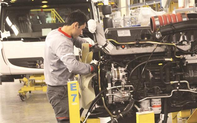 Turkish auto makers to rely on exports amid troubles