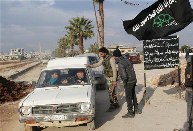 Al-Qaeda executes dozens of rebels near Turkey border