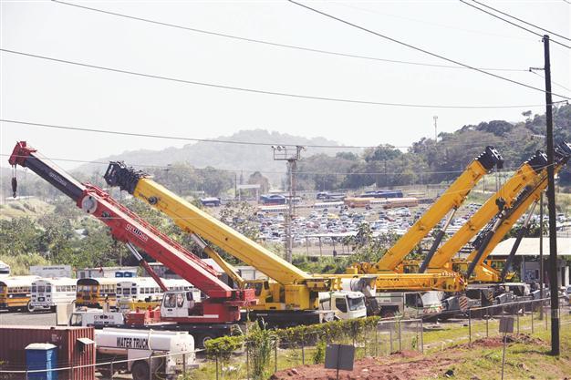 Offer proposed as Panama Canal dispute simmers on