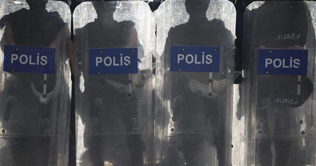 Fresh mass purges hit Ankara and İzmir police in wake of graft investigation