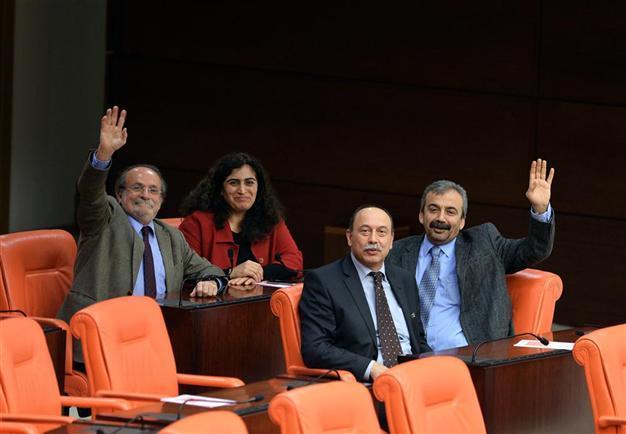 Turkish lawmakers on hunger strike for jailed deputies