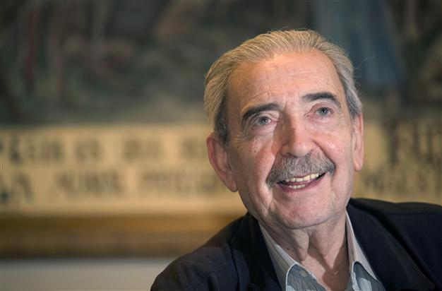 Argentine poet, junta critic Juan Gelman dies in Mexico