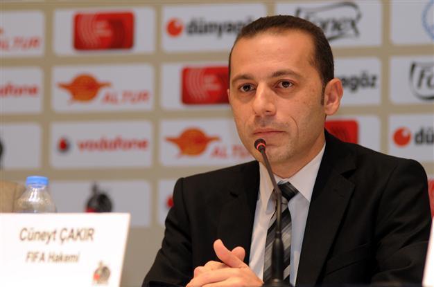 Turkish ref Cüneyt Çakır assigned to World Cup in Brazil