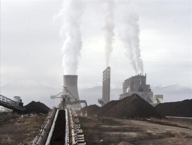 Turkish currency tumble raises fears in energy sector