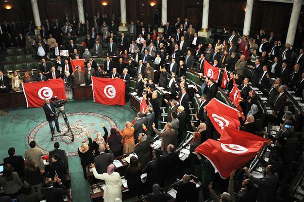 Tunisia approves new Constitution, appoints government