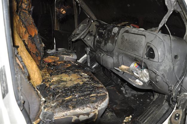 Assailants set fire to car of AKP district head in southeastern Turkey