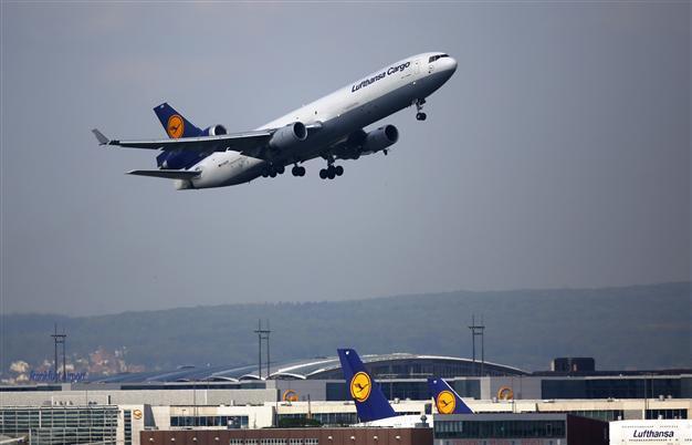 Czech police search Lufthansa flight after bomb threat