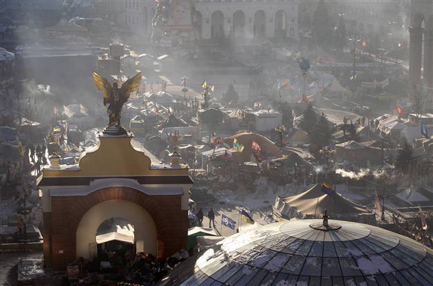 Ukrainian president mulls early elections
