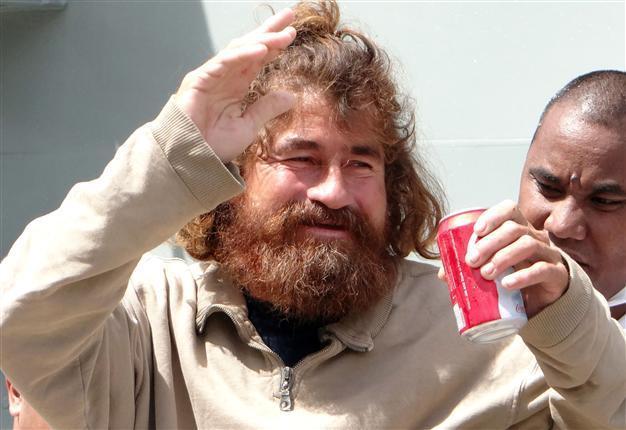 Pacific castaway says dreams of family, food sustained him