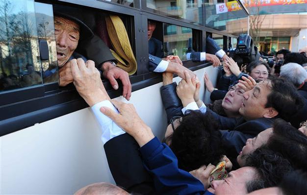 North, South Korea agree to first reunions since 2010