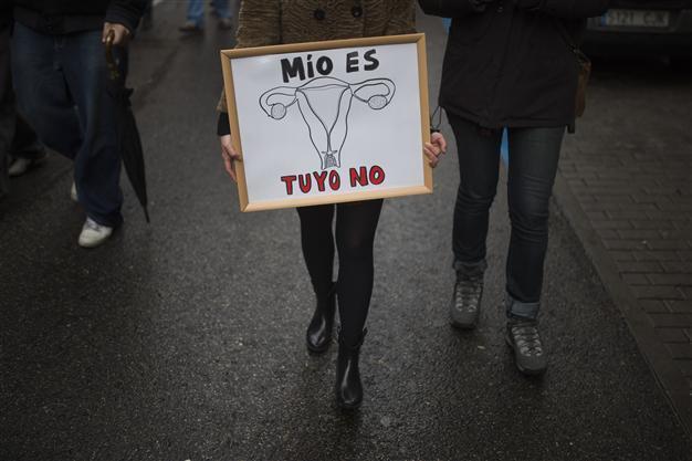 Spanish lawmakers reject proposal to scrap abortion reform